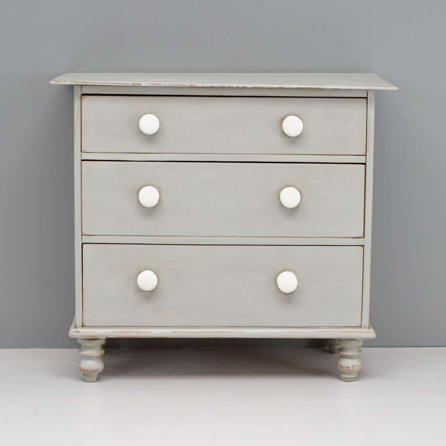 Painted chest of drawers