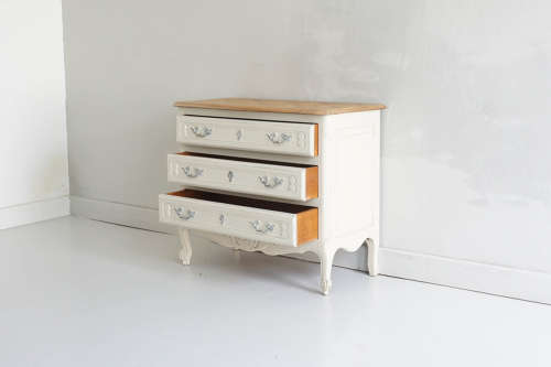 French Chest of Drawers