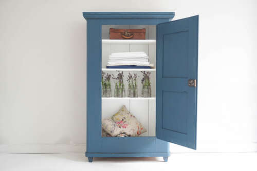 Continental cupboard