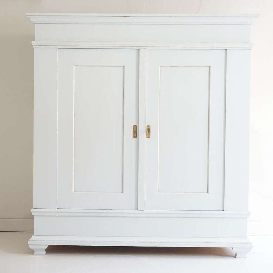 Antique Continental Wardrobe (knockdown)